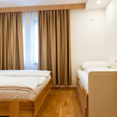Mahagoni Apartamento *
